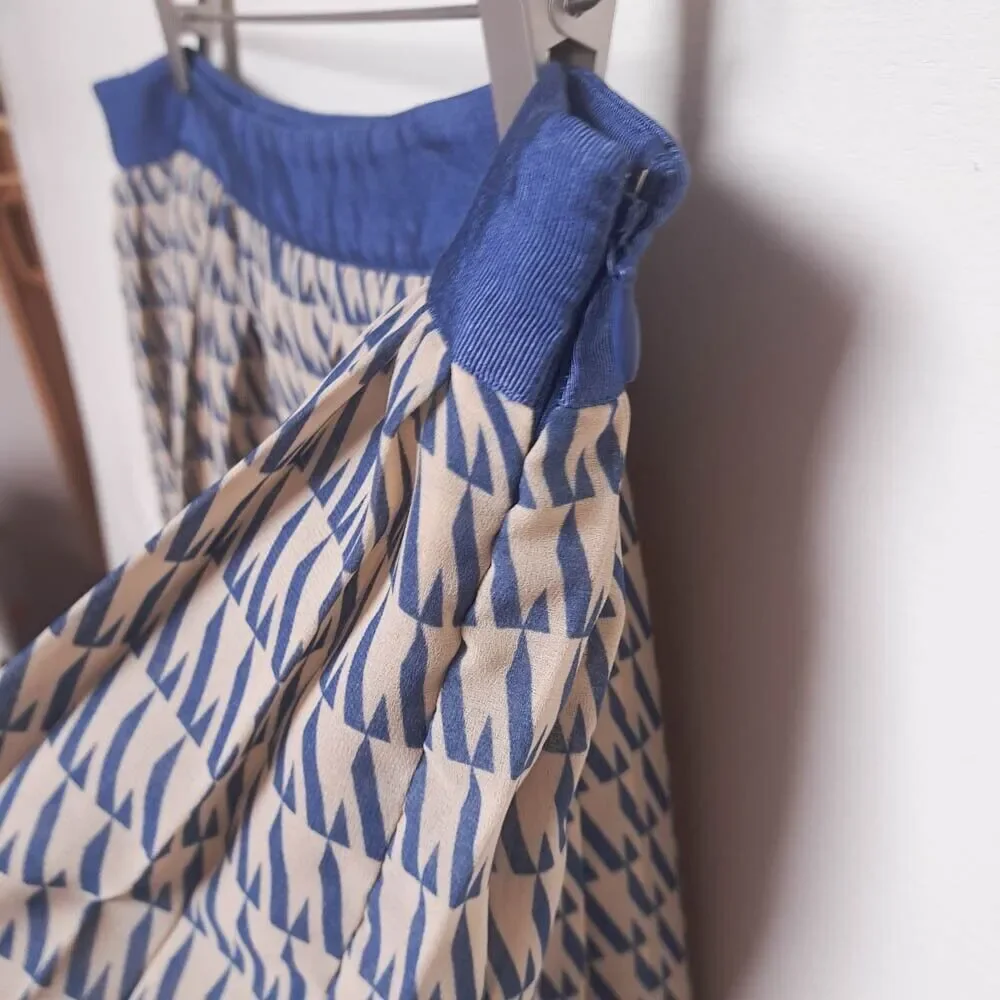 Club Monaco NWT Women's 12 Mini Skirt Cream, Blue Print Pleated Lined Geometric